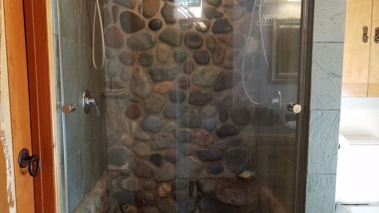 Photo of Bathroom in Randle