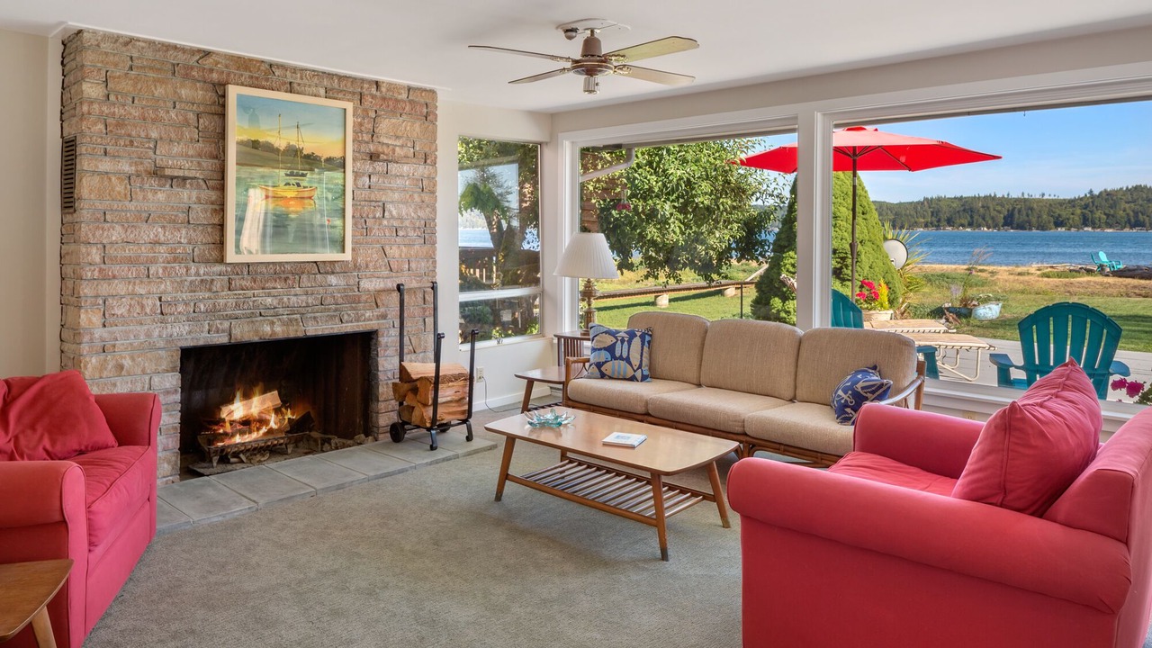 Photo of Livingroom in Belfair