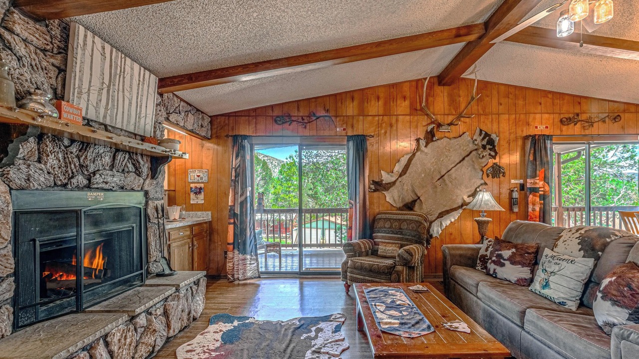 Photo of Livingroom in Ruidoso