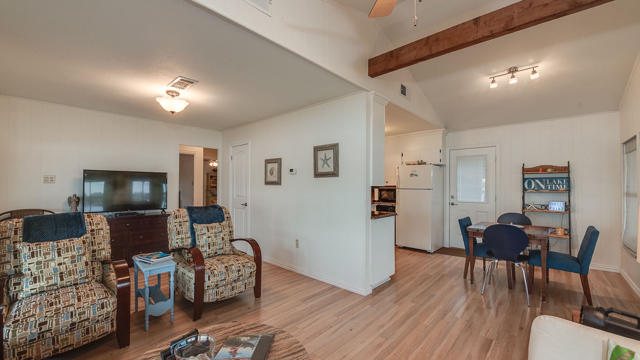 Photo of Livingroom in Graford