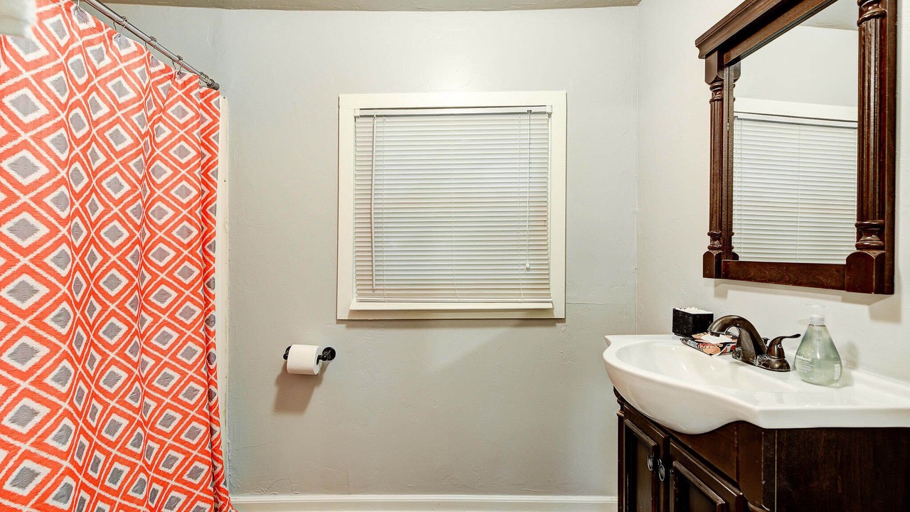 Photo of Bathroom in Central Oklahoma City