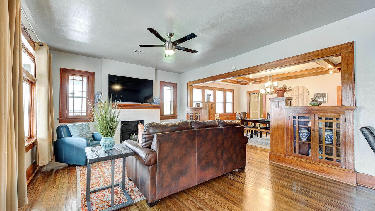 Photo of Livingroom in Asian District