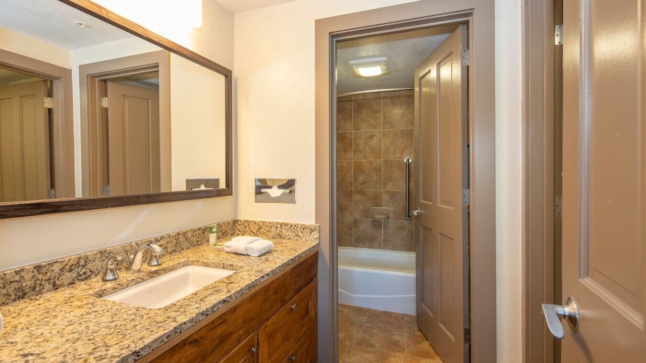 Photo of Bathroom in Peak 9