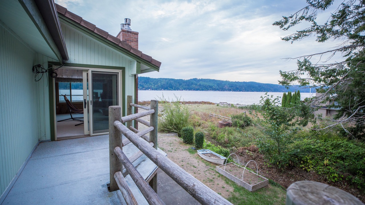 Photo of Patio Balcony in Belfair