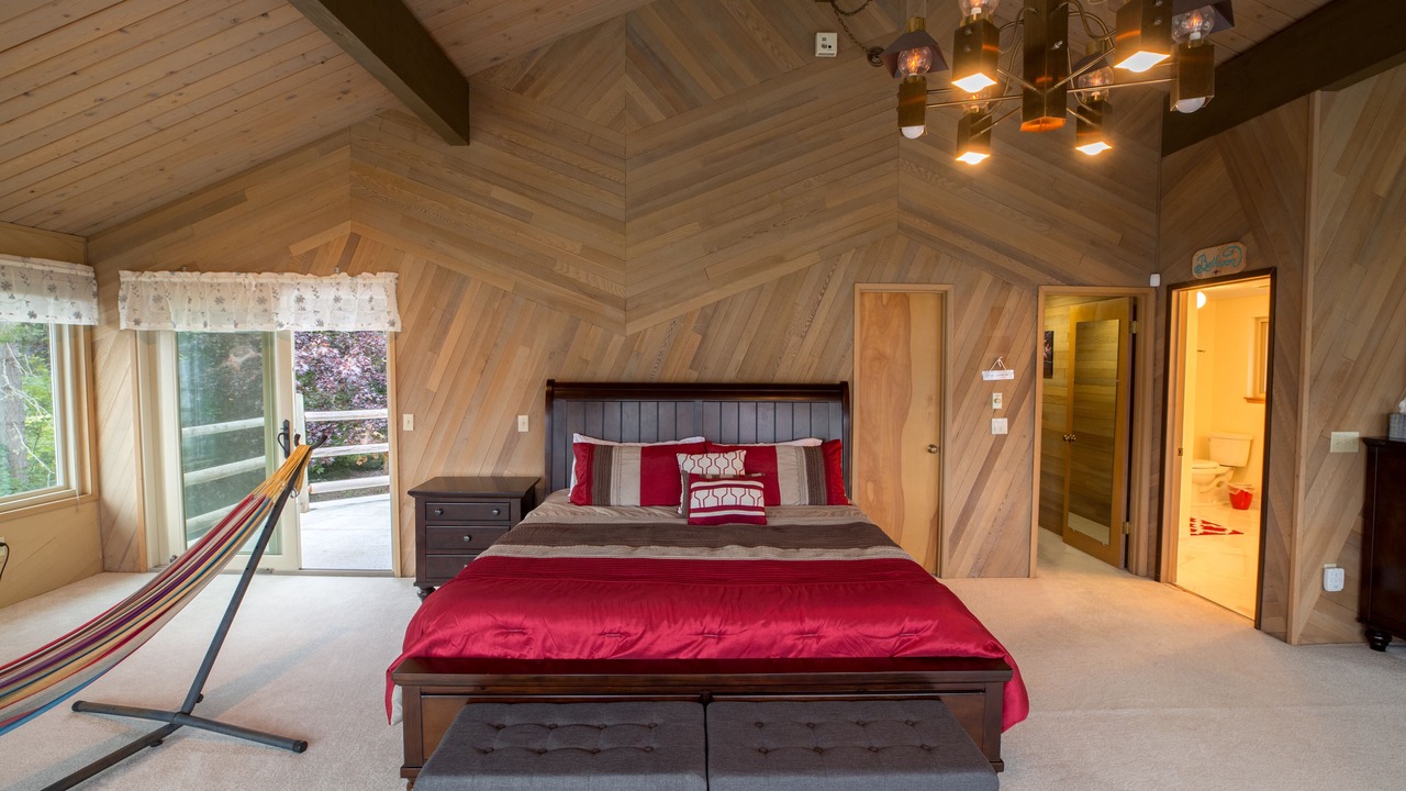 Photo of Bedroom in Belfair