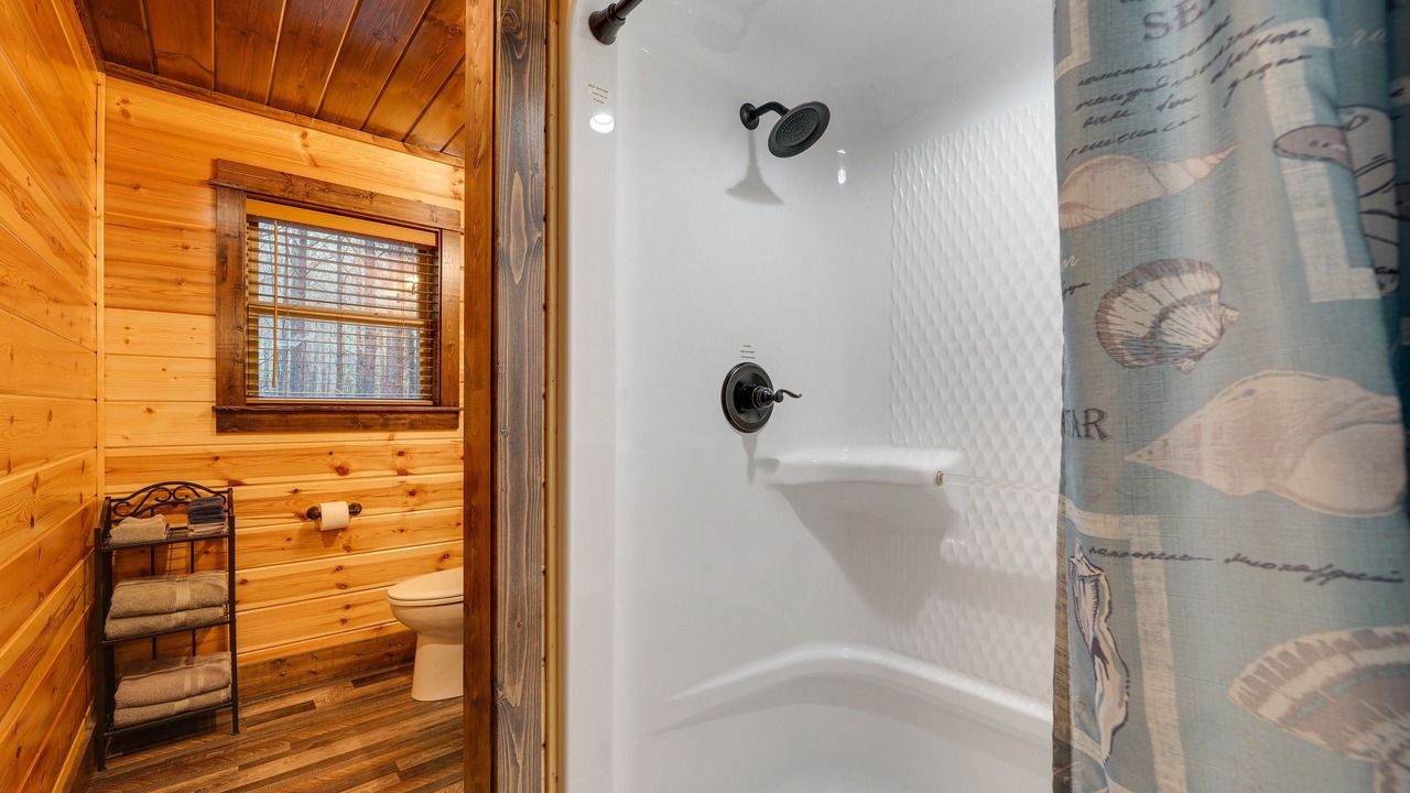Photo of Bathroom in Golden