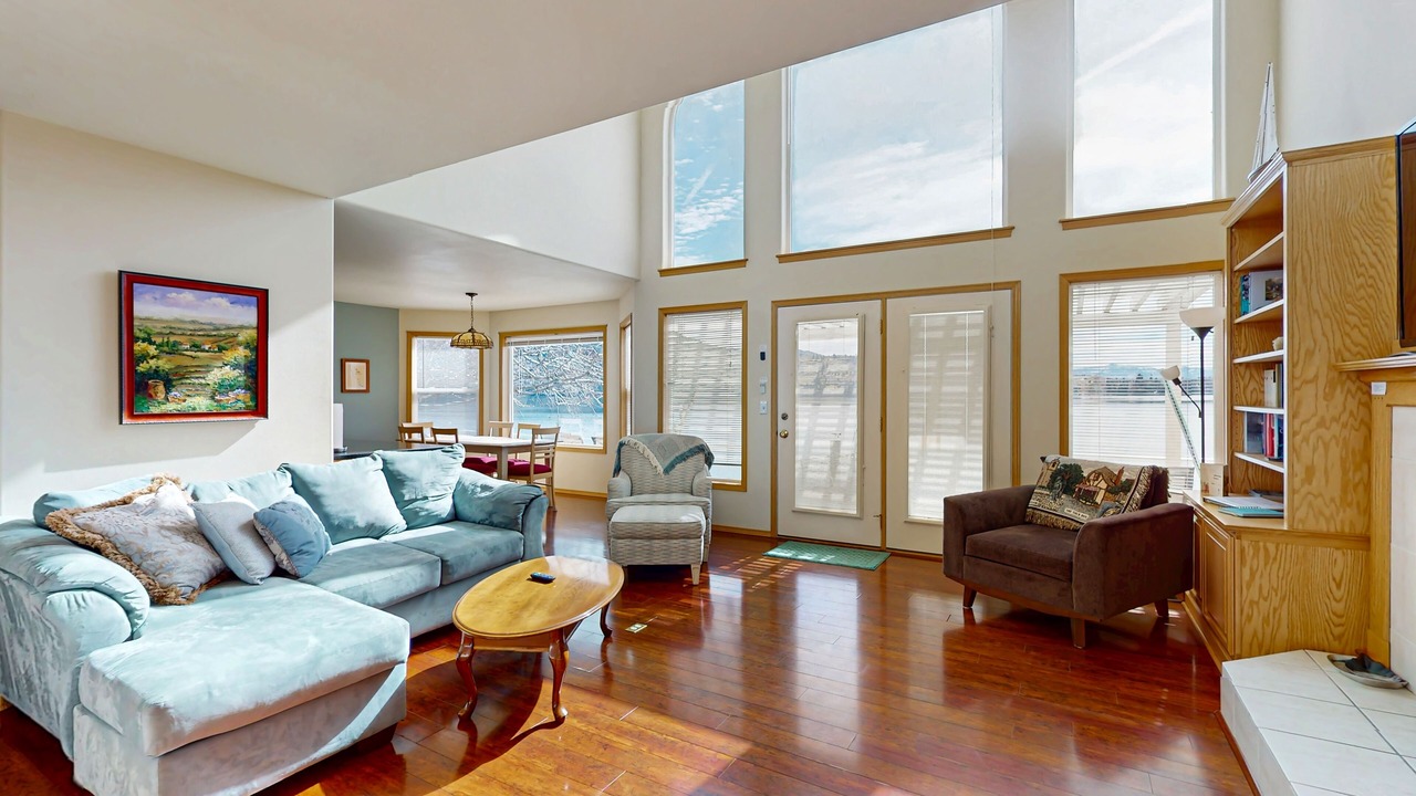 Photo of Livingroom in Chelan