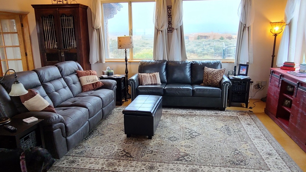 Photo of Livingroom in Taos