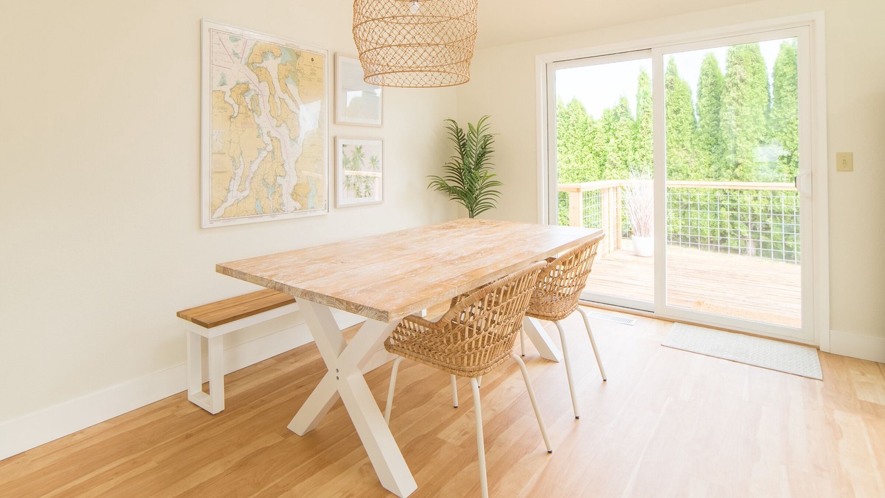 Photo of Livingroom in Langley