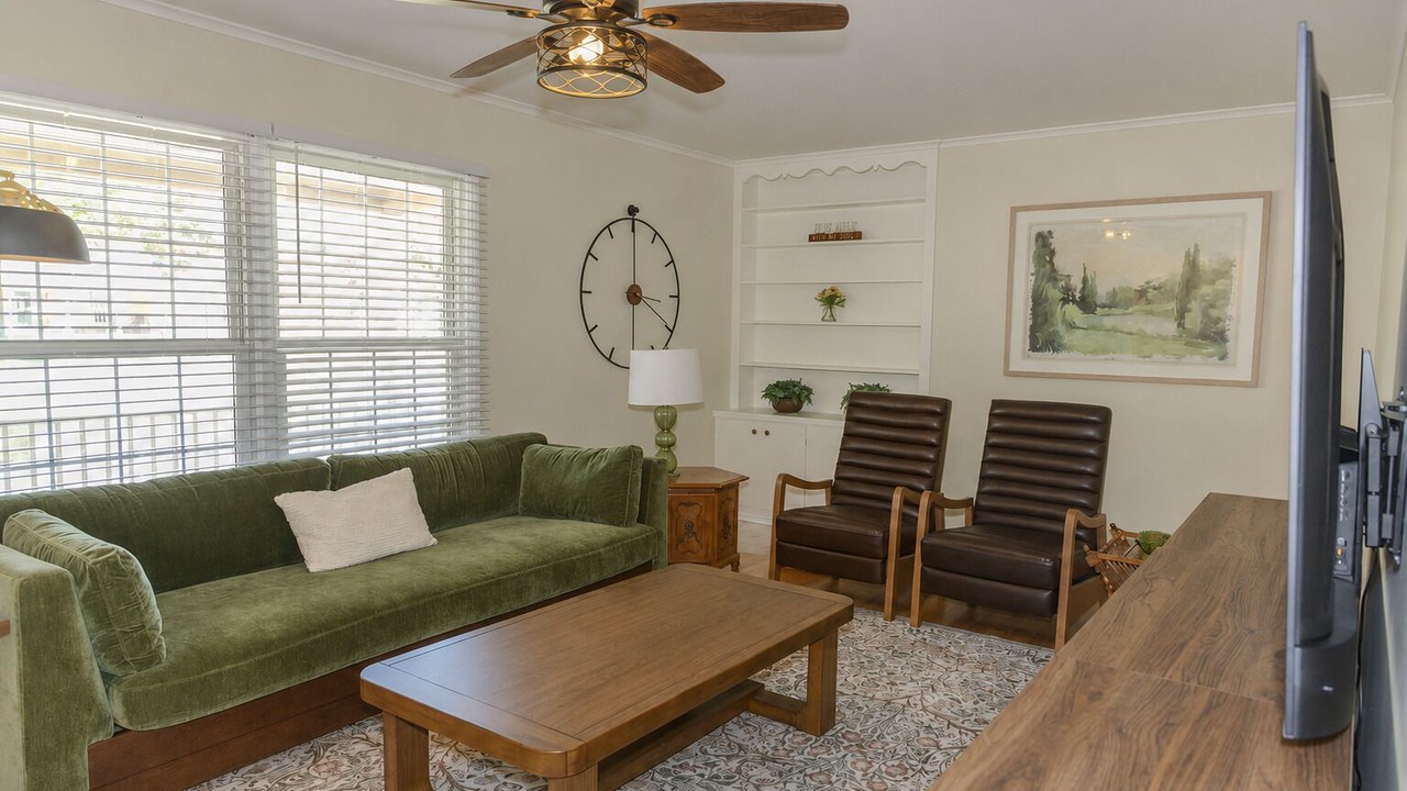 Photo of Livingroom in Macon