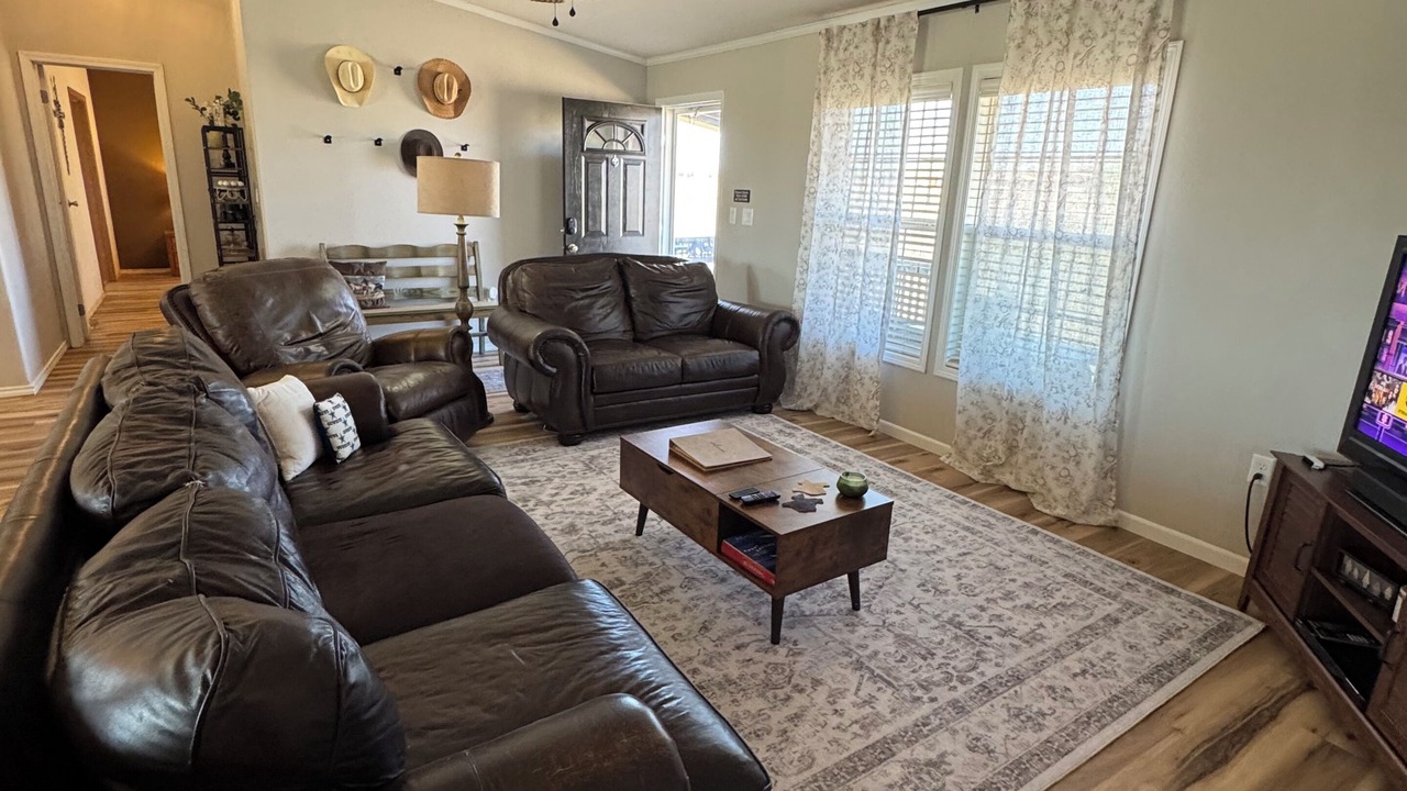 Photo of Livingroom in Colorado City