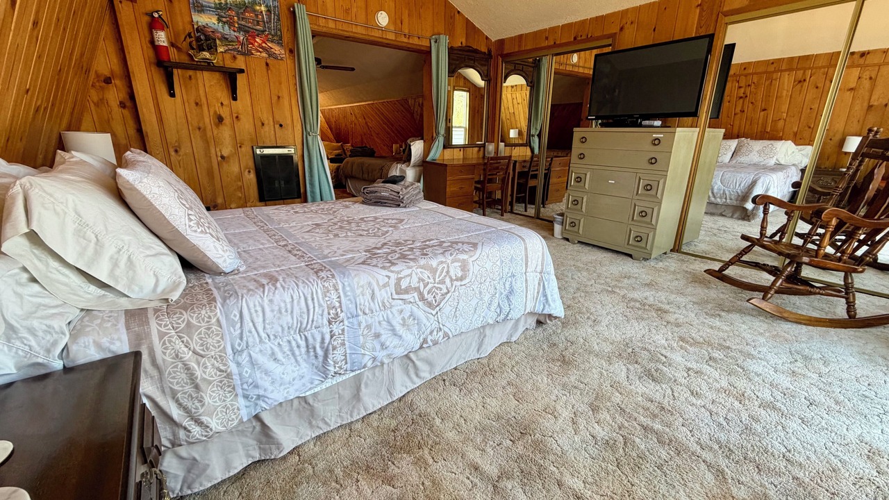 Photo of Bedroom in Oroville