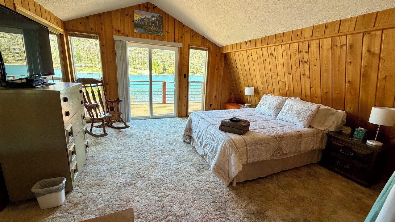 Photo of Bedroom in Oroville