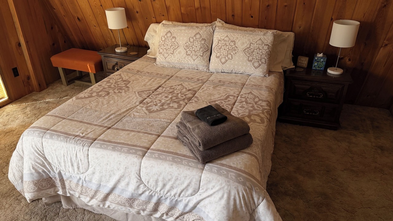 Photo of Bedroom in Oroville