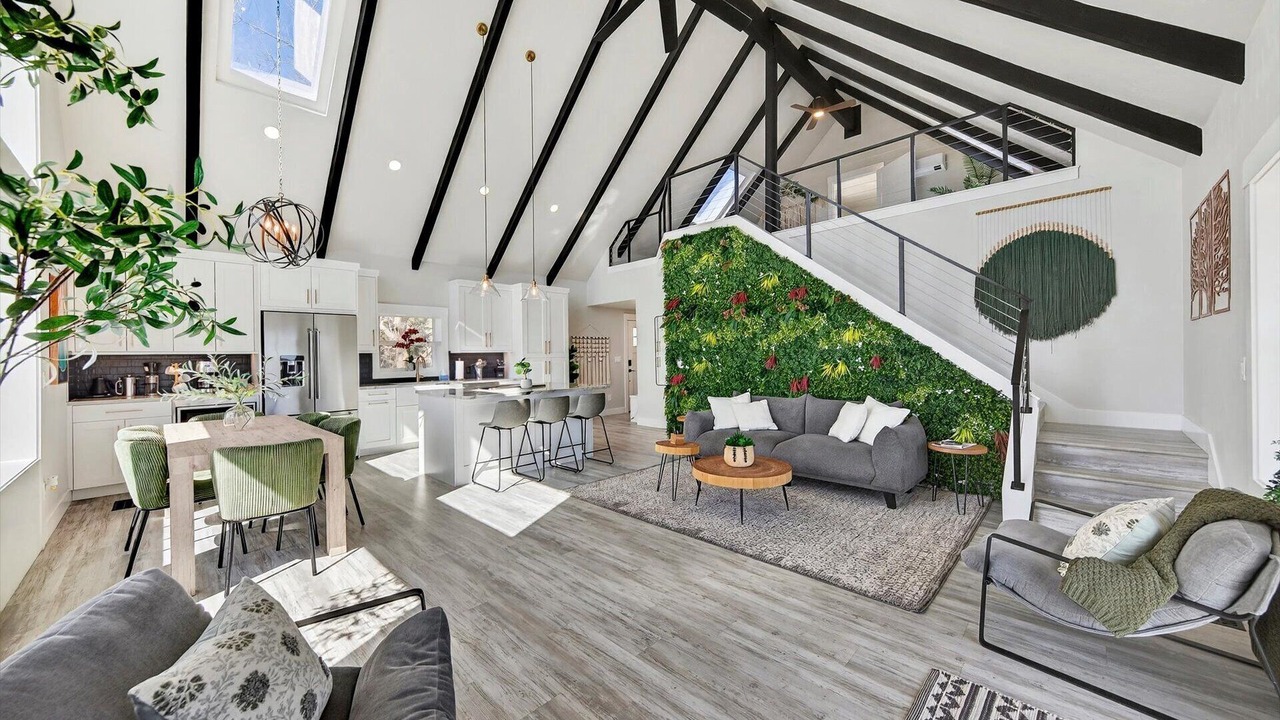 Photo of Livingroom in Garden City