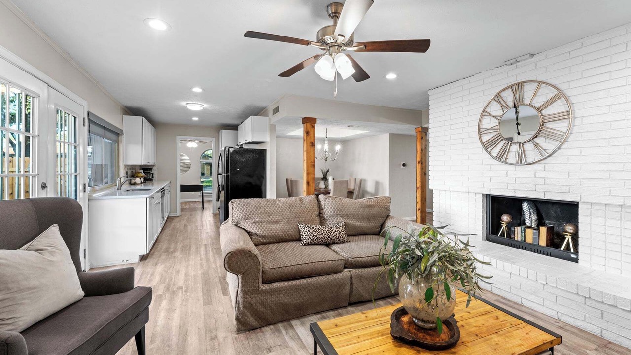 Photo of Livingroom in The Colony