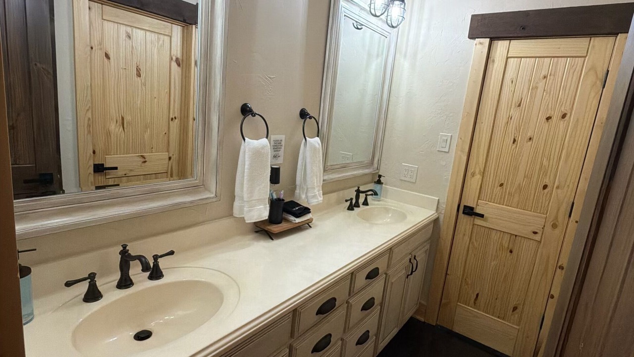 Photo of Bathroom in Valley View