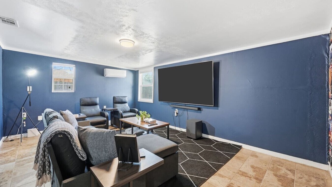 Photo of Livingroom in Grand Prairie