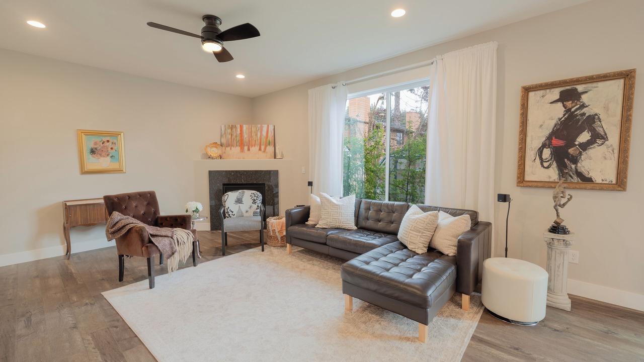Photo of Livingroom in Astoria