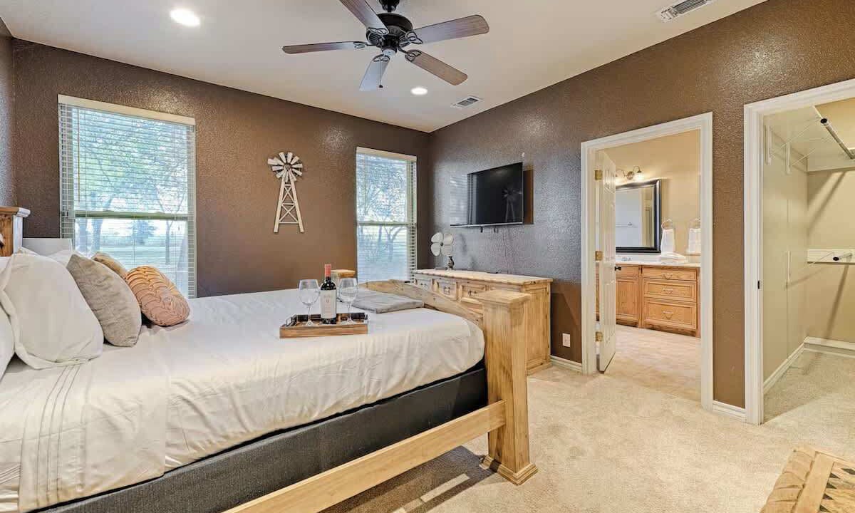 Photo of Bedroom in Azle