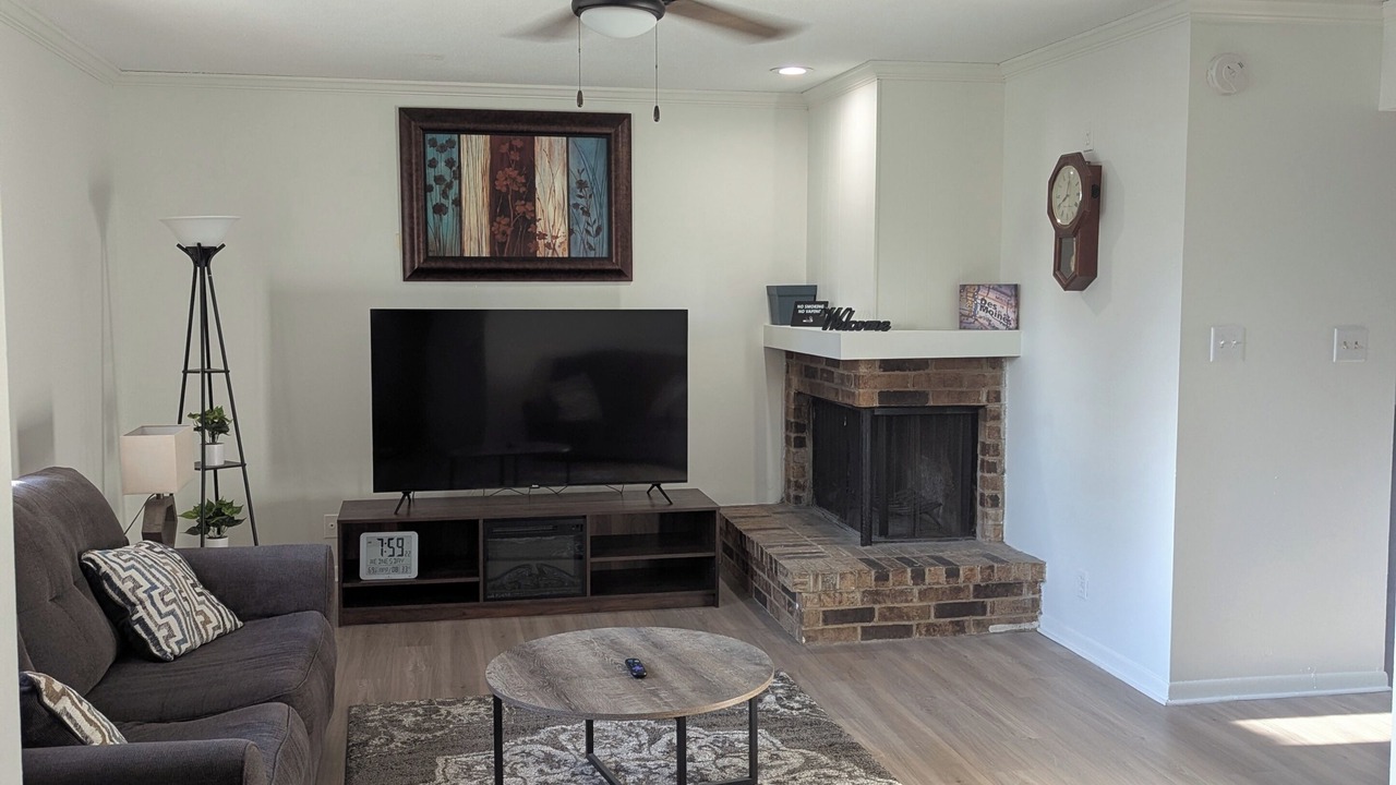 Photo of Livingroom in Windsor Heights