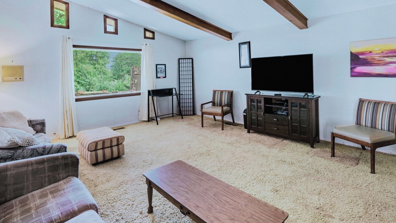 Photo of Livingroom in Lawton