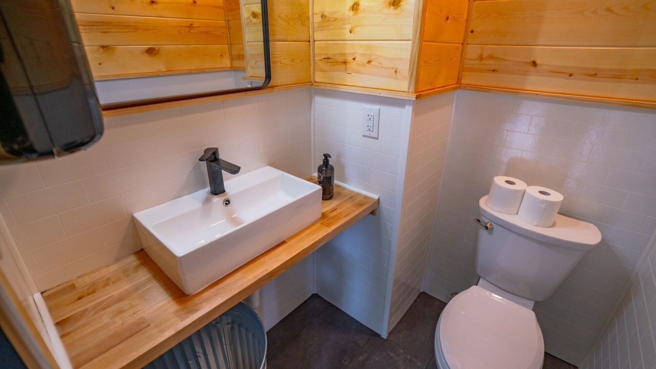 Photo of Bathroom in Grandview