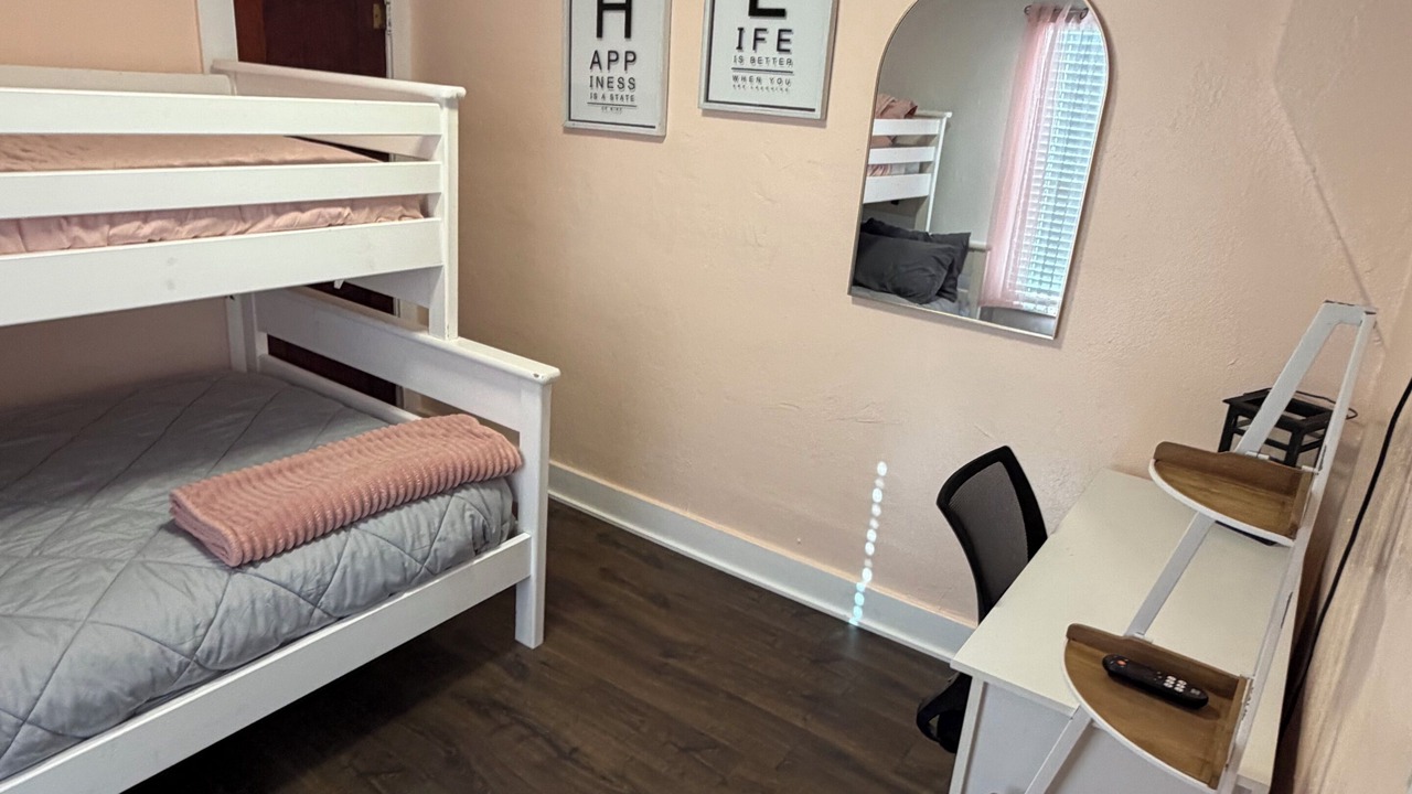Photo of Bedroom in Lewellen