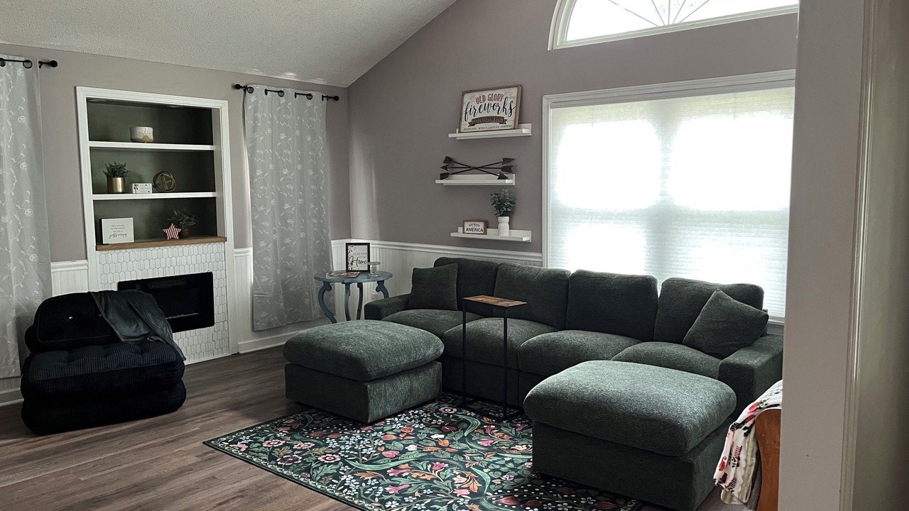 Photo of Livingroom in Lawrence