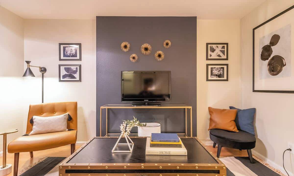 Photo of Livingroom in Five Points