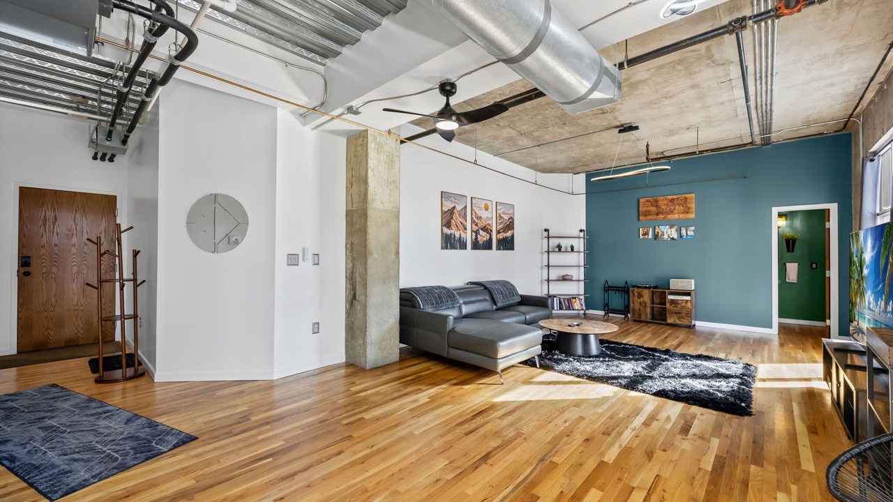 Photo of Livingroom in Ballpark