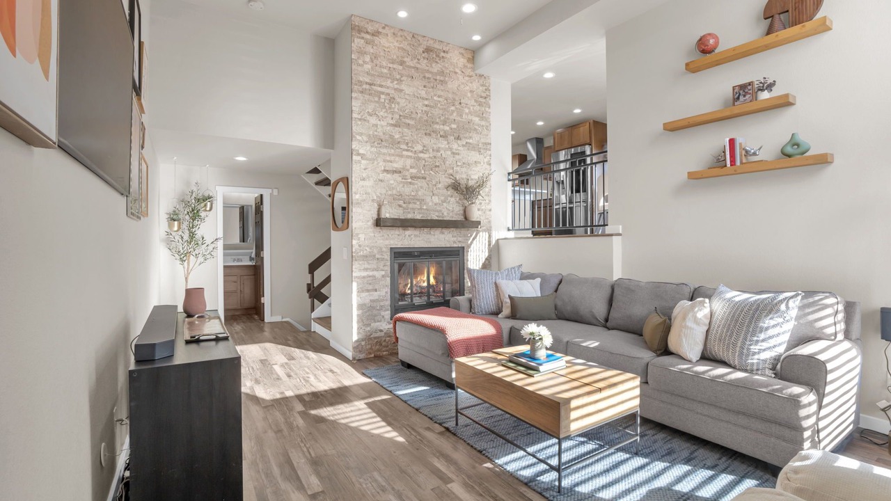 Photo of Livingroom in Whittier