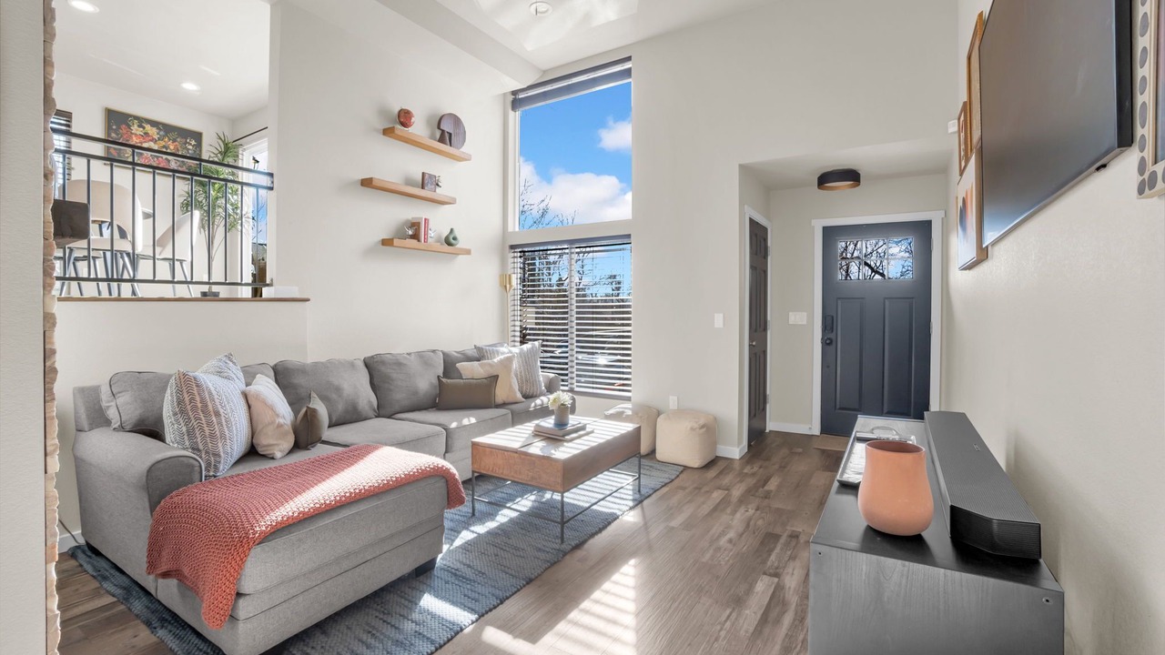 Photo of Livingroom in Whittier