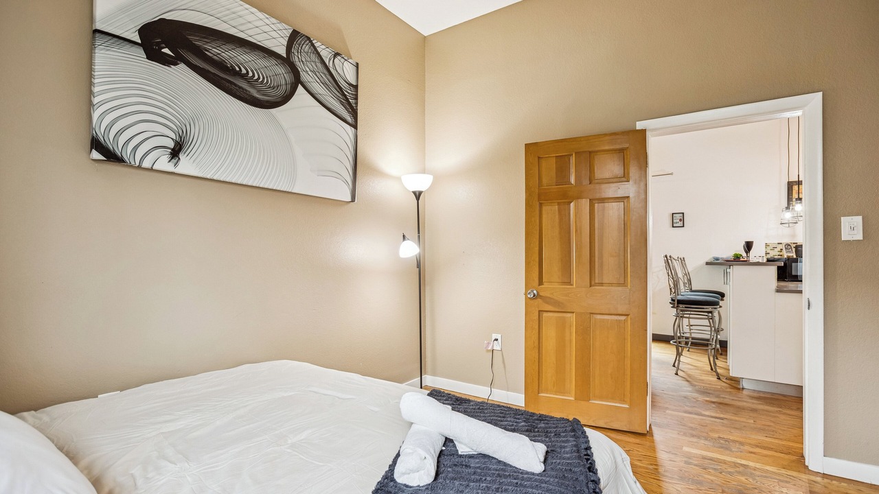 Photo of Bedroom in Lincoln Park