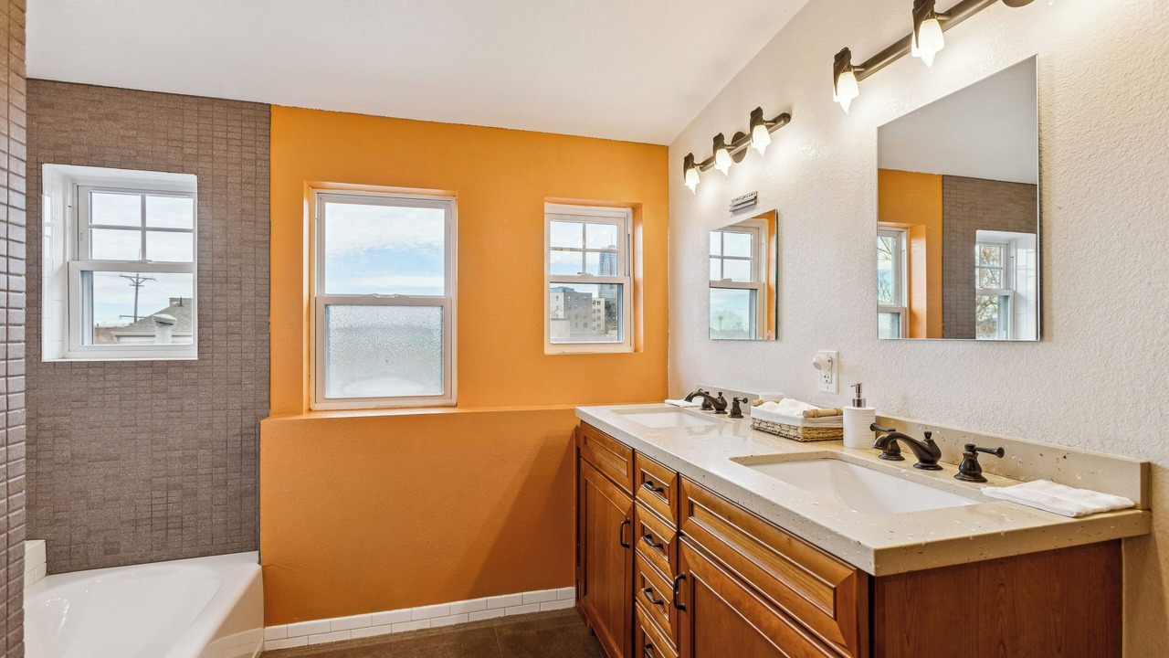 Photo of Bathroom in Lincoln Park