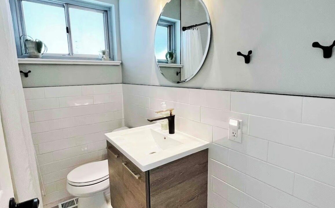 Photo of Bathroom in Barths