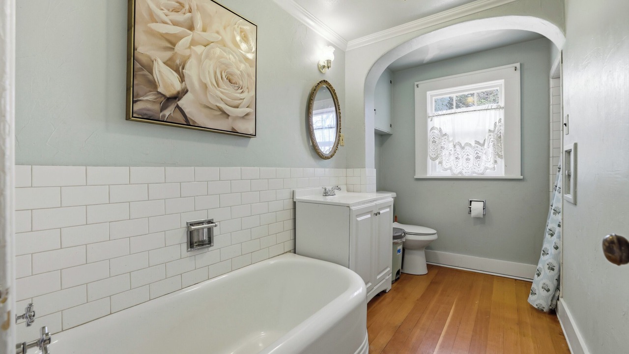 Photo of Bathroom in Broadmoor