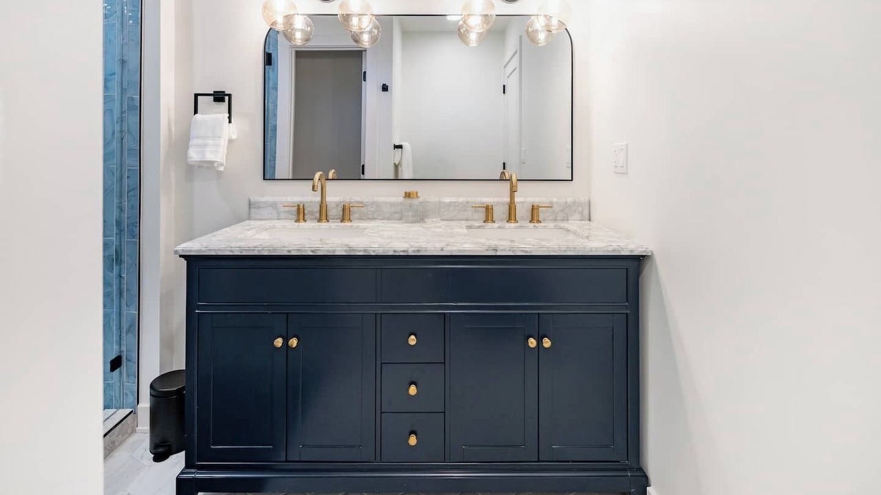 Photo of Bathroom in Fairway