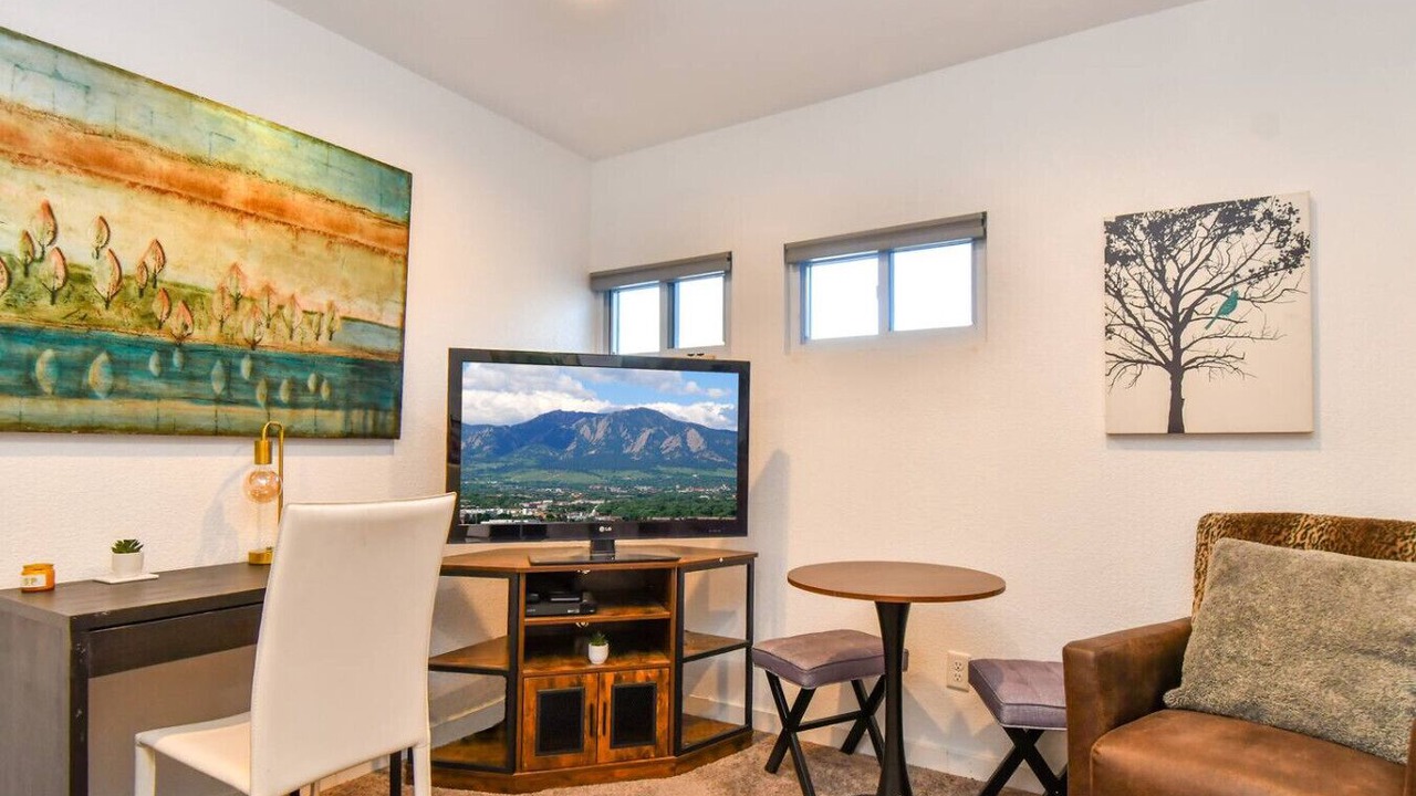 Photo of Livingroom in East Boulder