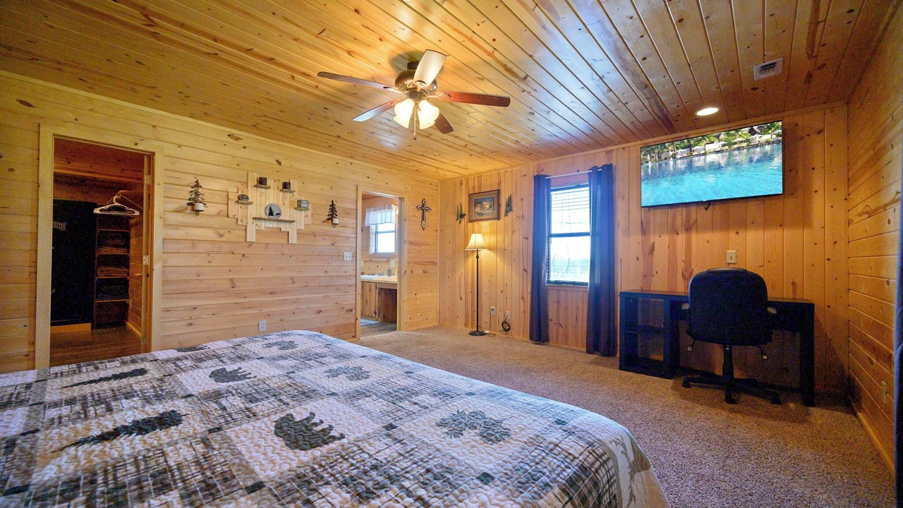 Photo of Bedroom in Smithville