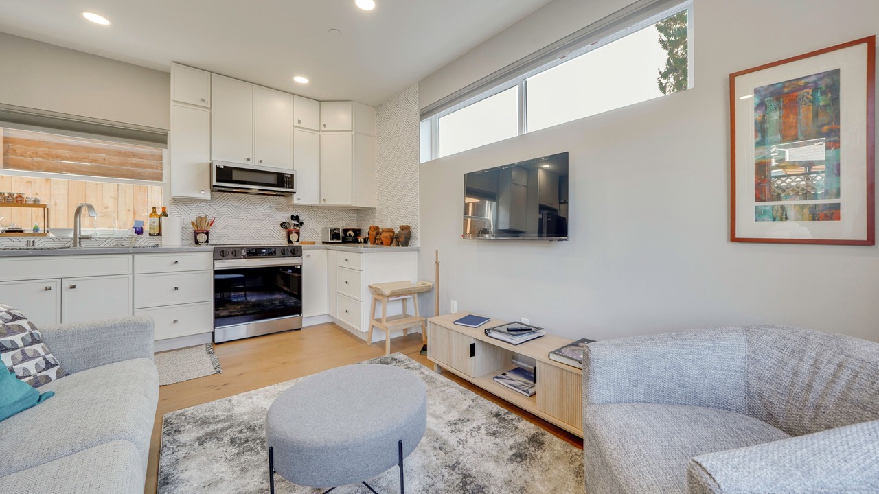 Photo of Livingroom in Mid-Beacon Hill