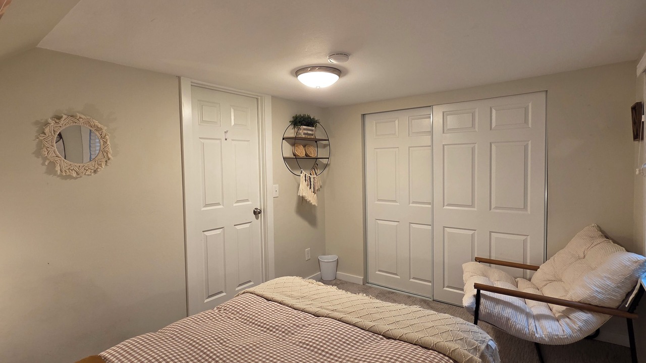 Photo of Bedroom in Haller Lake