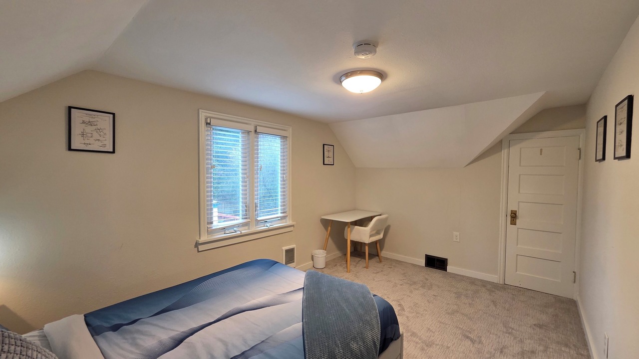 Photo of Bedroom in Haller Lake