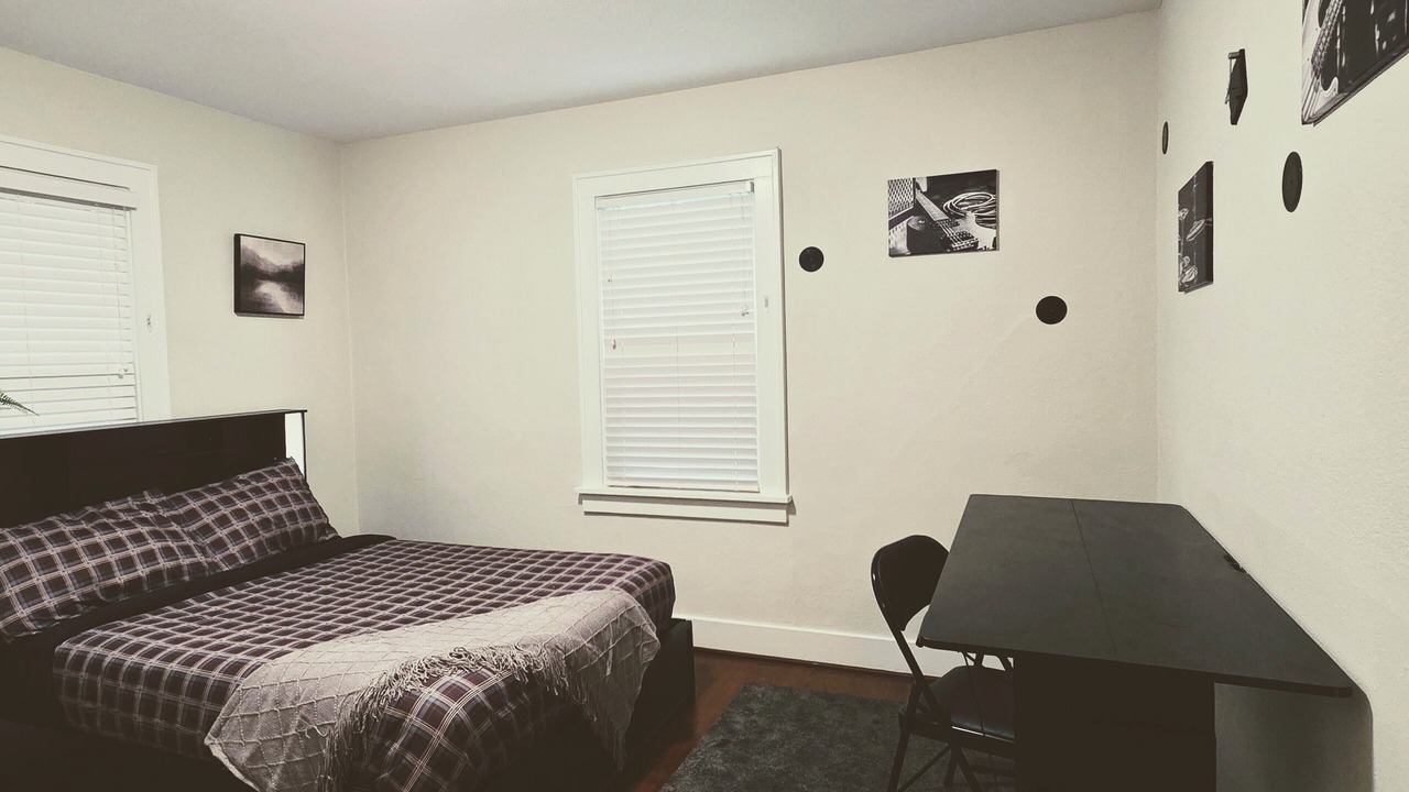Photo of Bedroom in Haller Lake