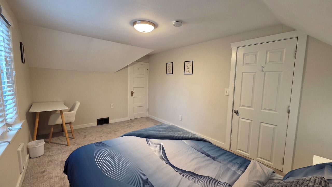 Photo of Bedroom in Haller Lake
