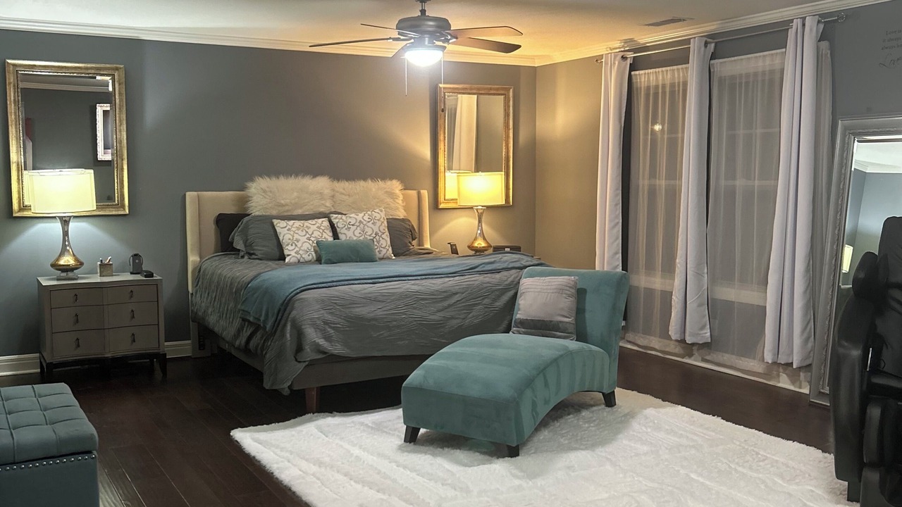 Photo of Bedroom in Midtown - Westport