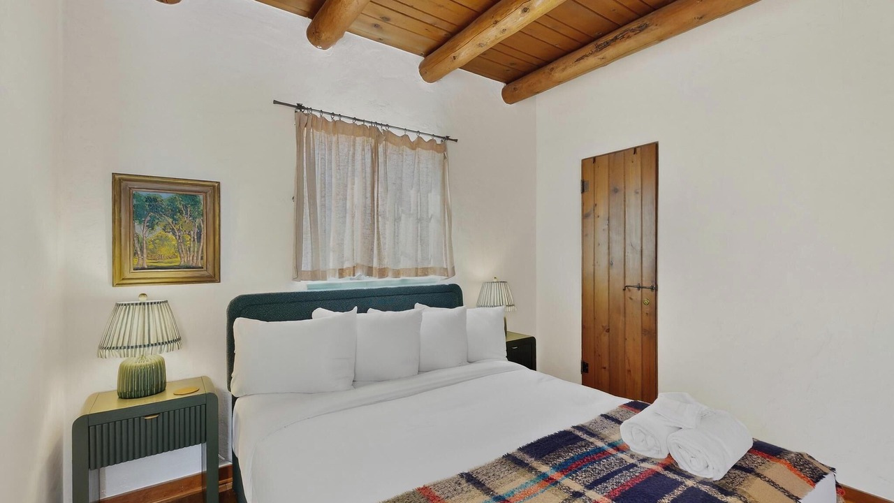 Photo of Bedroom in Raynolds Addition