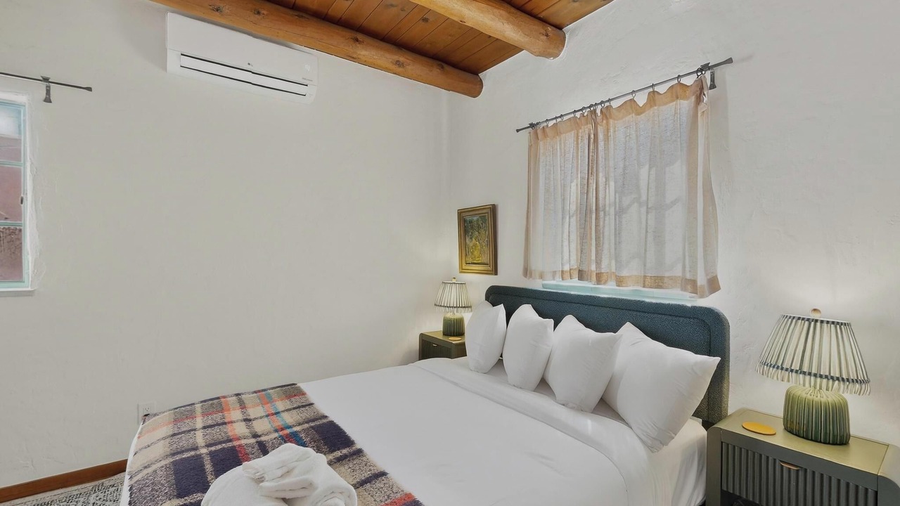 Photo of Bedroom in Raynolds Addition