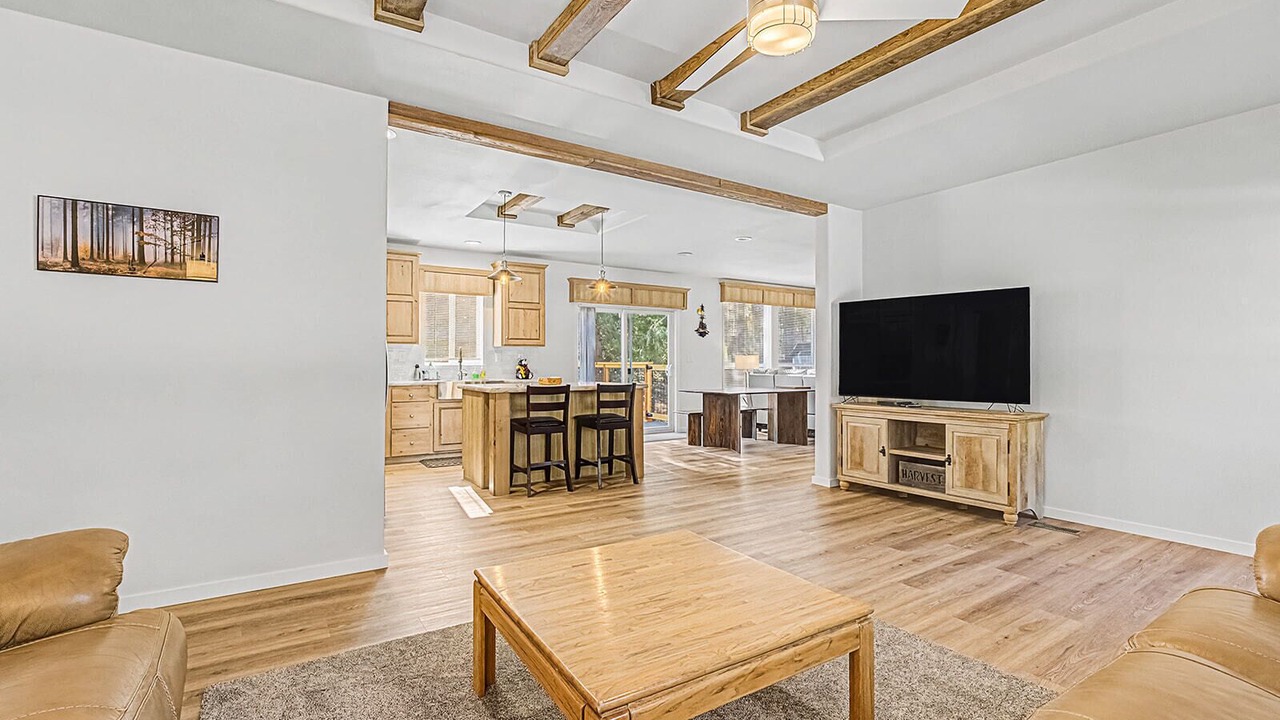 Photo of Livingroom in Garden Valley