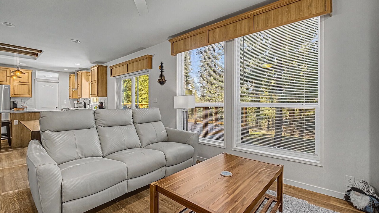 Photo of Livingroom in Garden Valley